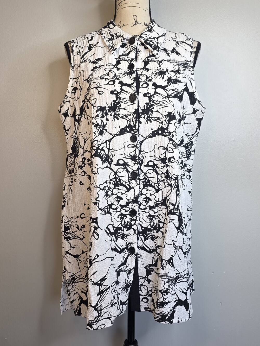 Soft Surroundings Black & White Floral Sleeveless Button Tunic Sz MP
